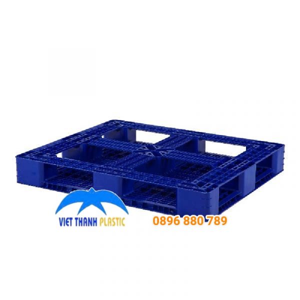 Mặt dưới pallet nhựa 480, tải trọng 2.400kg.